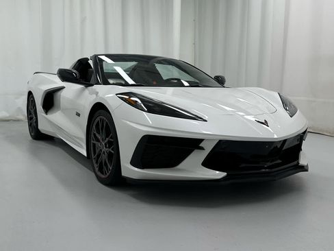 Used 2023 Chevrolet Corvette Stingray Premium Conv w/ Z51 Performance Package image 1