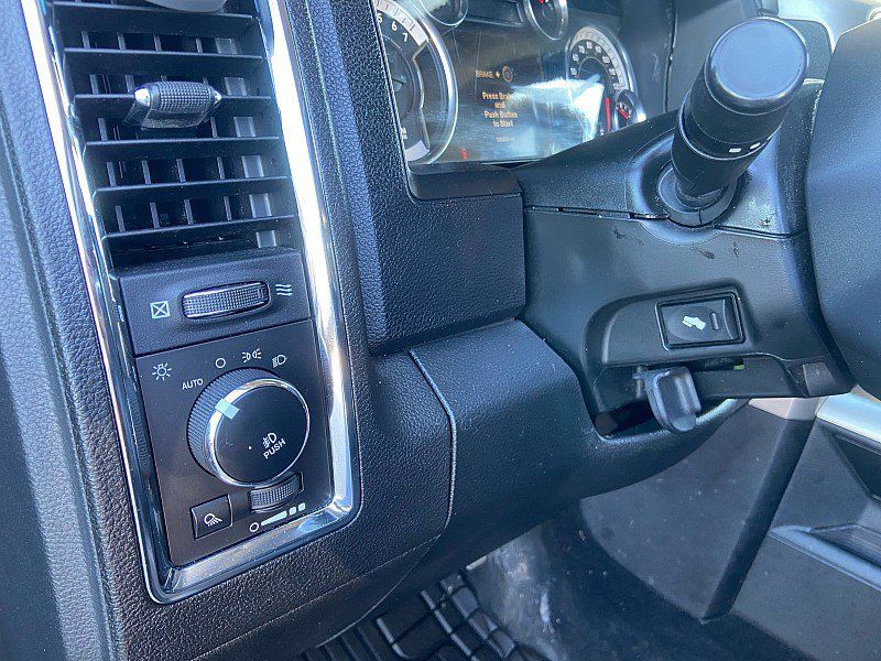 Used 2017 RAM 1500 Laramie AWD/4WD image 9