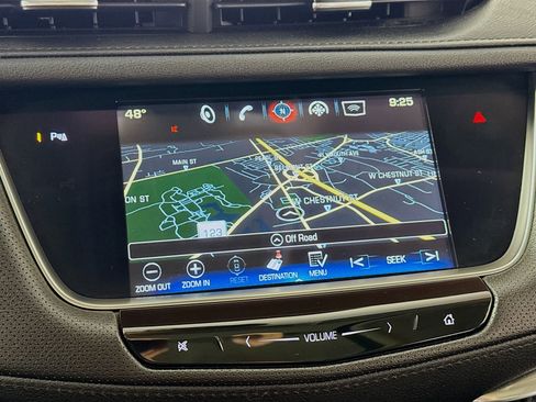 Used 2019 Cadillac XT5 Luxury image 2