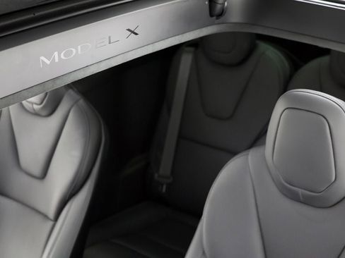 Used 2022 Tesla Model X image 19