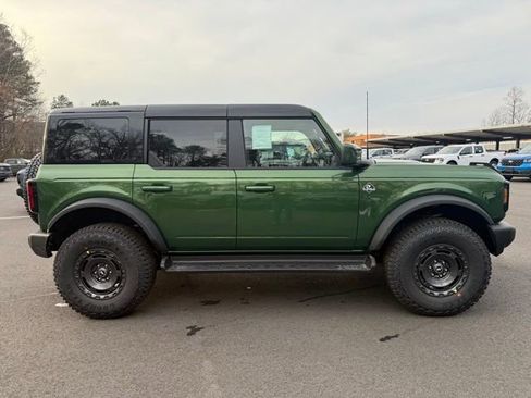 New 2025 Ford Bronco Outer Banks w/ Sasquatch Package AWD/4WD image 6