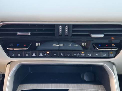 Certified 2024 MAZDA CX-90 Plug-In Hybrid w/ Premium Plus image 23