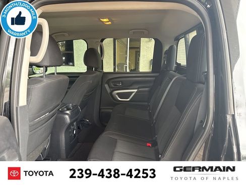 Used 2018 Nissan Titan SV w/ SV Convenience Package image 17