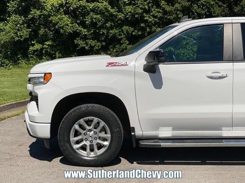 Used 2023 Chevrolet Silverado 1500 RST w/ Z71 Off-Road Package AWD/4WD image 10