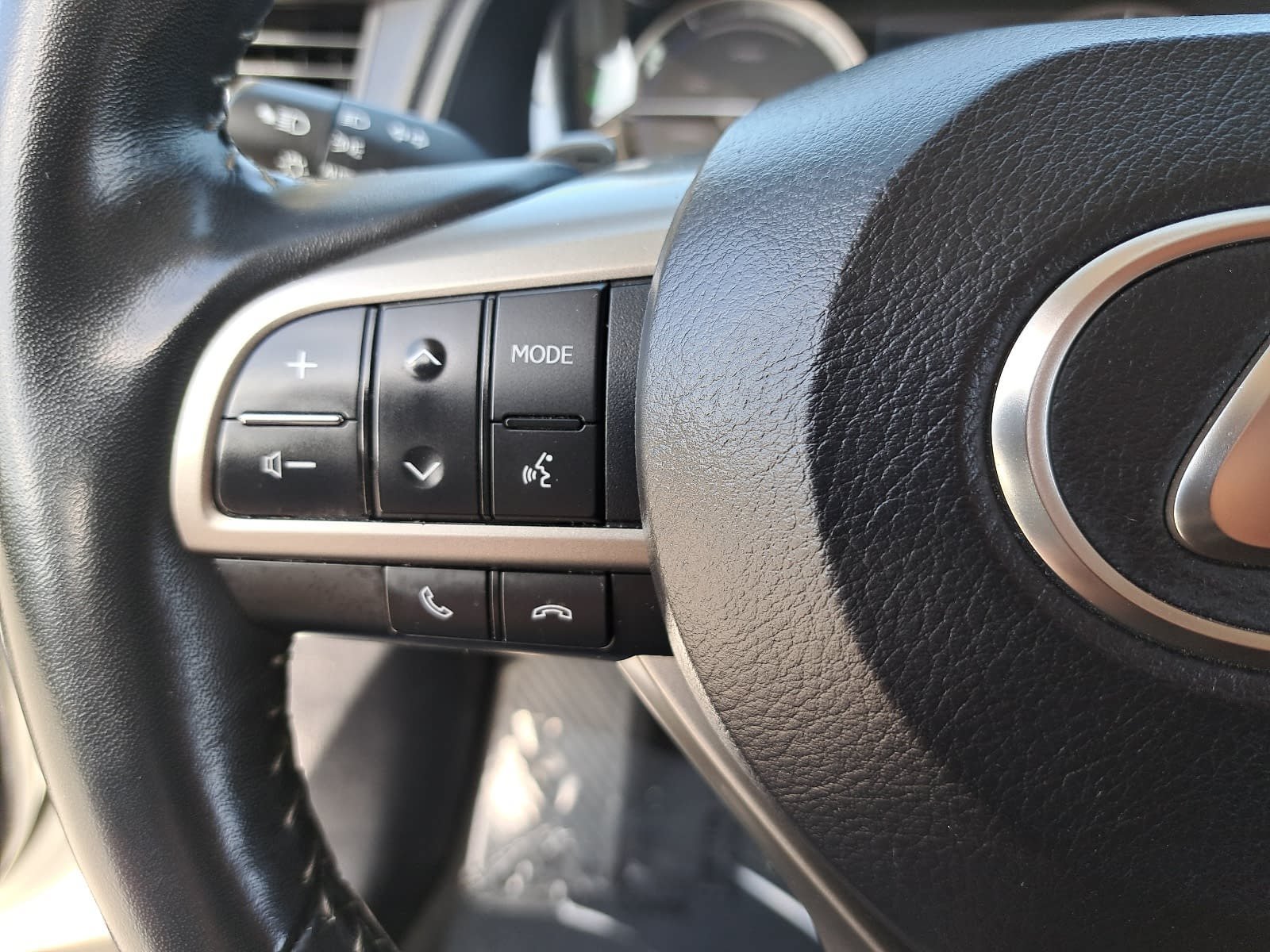 Used 2021 Lexus RX 450h AWD w/ Premium Package image 19