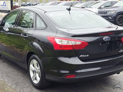 Used 2014 Ford Focus SE w/ SE Winter Package FWD image 4