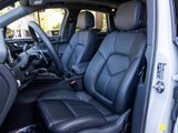 Certified 2025 Porsche Macan image 5