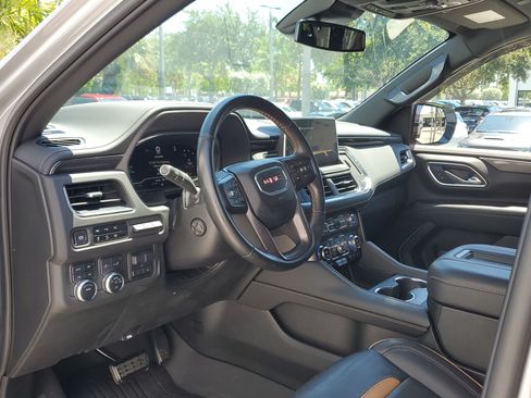Used 2024 GMC Yukon XL AT4 w/ Technology Package AWD/4WD image 11