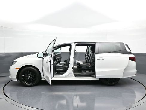 Certified 2023 Honda Odyssey Sport image 45