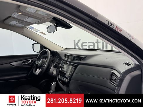 Used 2020 Nissan Rogue SV FWD image 21