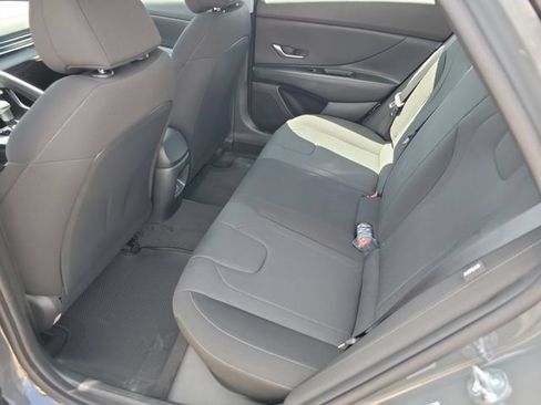 New 2026 Hyundai Elantra SE FWD image 24