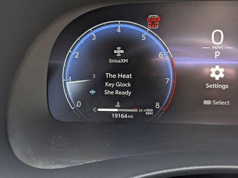 Used 2024 Toyota Highlander Limited FWD image 14