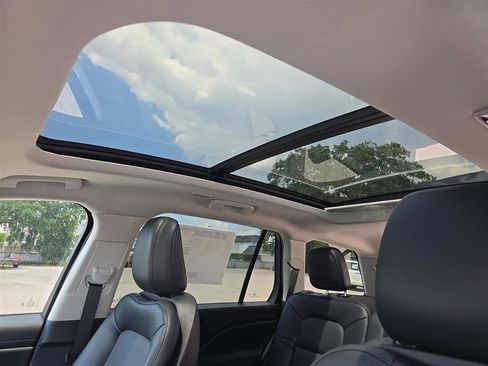 New 2025 Lincoln Aviator 2WD w/ Equipment Group 101A image 28