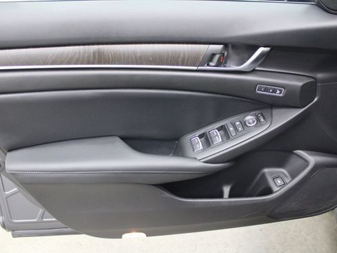 Used 2022 Honda Accord EX-L image 12