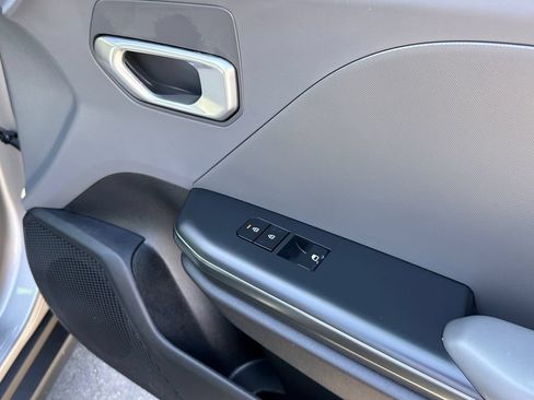 Used 2025 Kia K4 FWD image 16