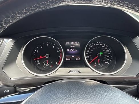 Used 2021 Volkswagen Tiguan SE R-Line FWD image 15
