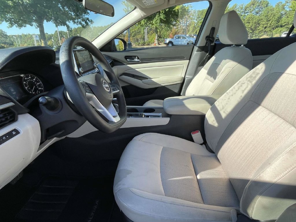 Used 2025 Nissan Altima 2.5 SV AWD/4WD image 22