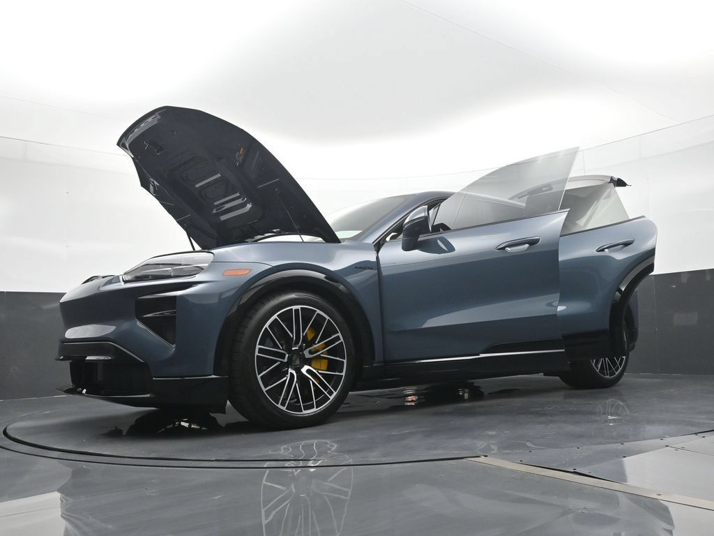Certified 2026 Porsche Cayenne Turbo AWD/4WD image 32