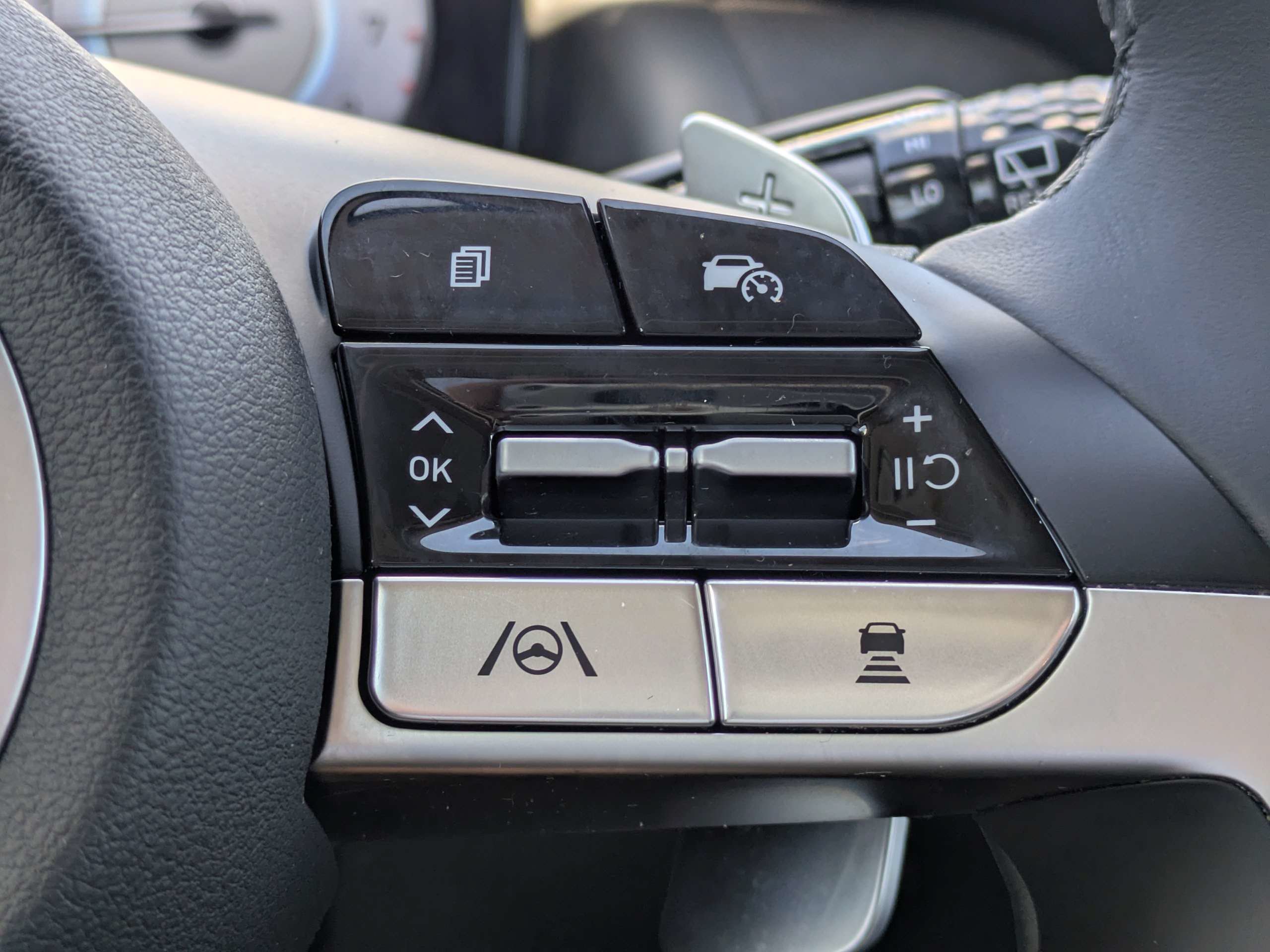Certified 2024 Hyundai Tucson Limited FWD image 27