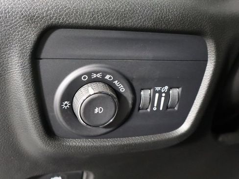Used 2025 Jeep Grand Cherokee Summit AWD/4WD image 23