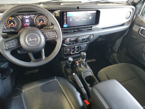 Used 2025 Jeep Wrangler Unlimited Sport AWD/4WD image 12