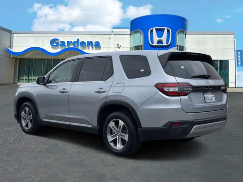 Used 2023 Honda Pilot EX-L image 4