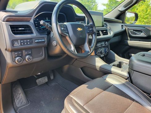 Used 2023 Chevrolet Suburban High Country AWD/4WD image 31