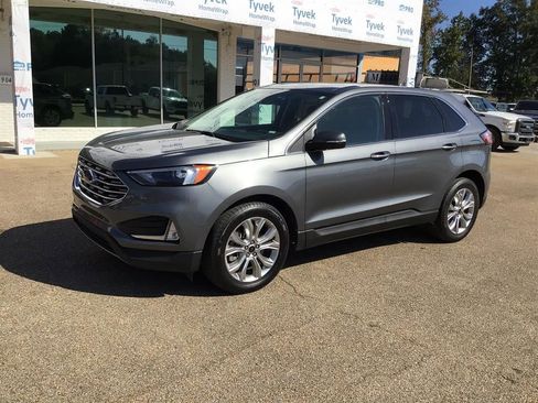Used 2024 Ford Edge Titanium image 3
