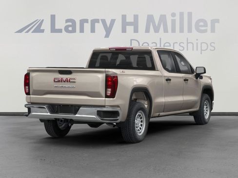 Used 2023 GMC Sierra 1500 AT4 w/ AT4 Premium Package AWD/4WD image 2