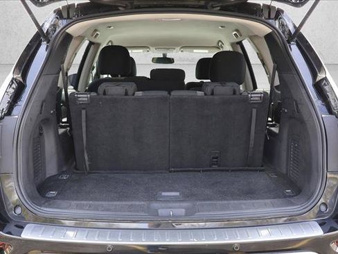 Used 2018 Nissan Pathfinder SV w/ SV All Weather Package AWD/4WD image 25