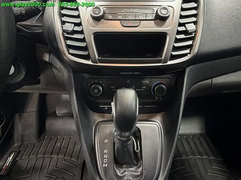 Used 2022 Ford Transit Connect XLT image 6