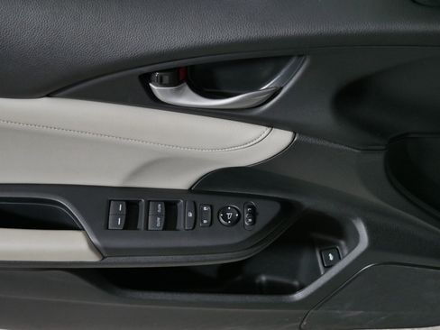 Used 2022 Honda Insight Touring image 19