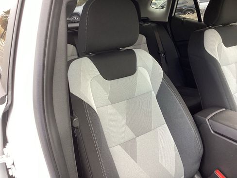 Used 2025 Chevrolet Trax LS image 17