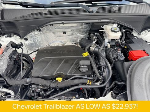 Used 2023 Chevrolet TrailBlazer LT FWD image 29