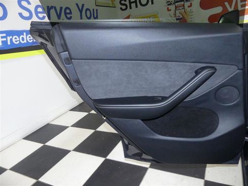 Used 2023 Tesla Model Y AWD image 23