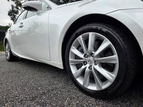 Used 2016 Lexus IS 200t image 3