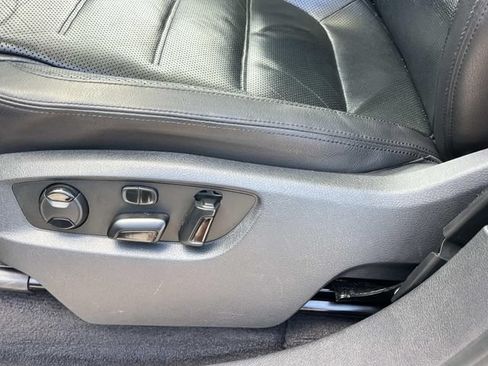 Used 2016 Volkswagen Touareg TDI AWD/4WD image 31