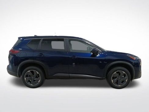 Used 2025 Nissan Rogue SV image 6