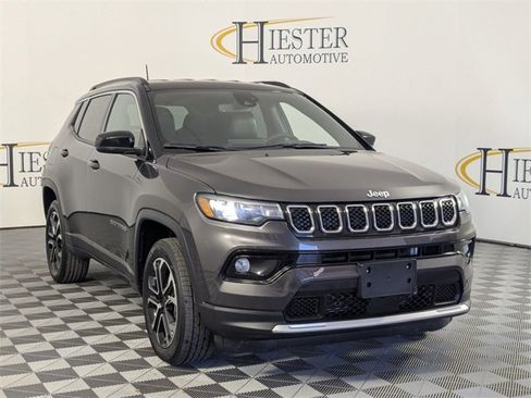 Used 2023 Jeep Compass Limited image 2