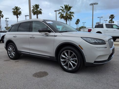 Used 2020 Lincoln Corsair AWD image 2