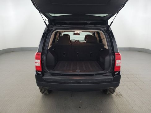 Used 2017 Jeep Patriot Latitude FWD image 29