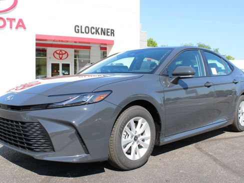 New 2026 Toyota Camry LE FWD image 2