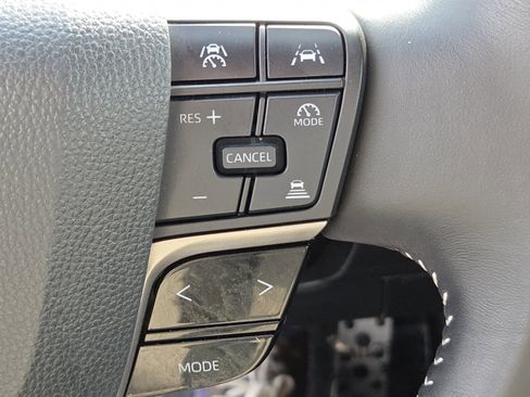 Used 2025 Toyota Camry SE image 8