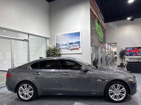 Used 2019 Jaguar XE Prestige AWD/4WD image 27
