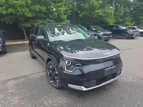 Used 2023 Kia Niro Wind w/ Wind Preserve Package FWD image 1