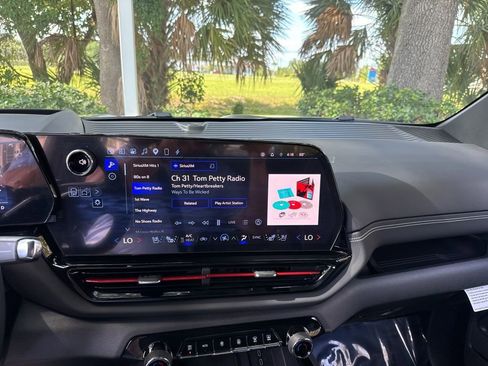 Used 2026 Chevrolet Silverado EV Trail Boss AWD/4WD image 60