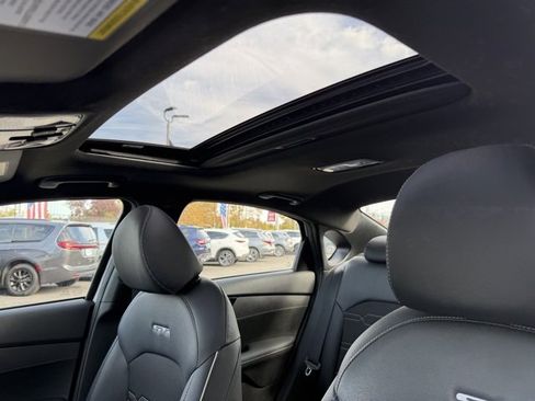 Used 2023 Kia Forte GT-Line w/ GT-Line Premium Package image 5