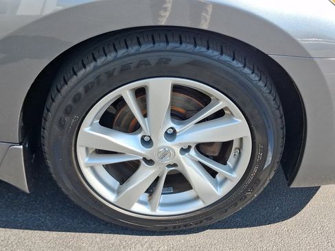 Used 2015 Nissan Altima 2.5 SL w/ Moonroof Package FWD image 8