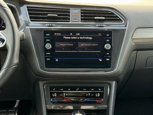 Used 2022 Volkswagen Tiguan SEL R-Line AWD/4WD image 18