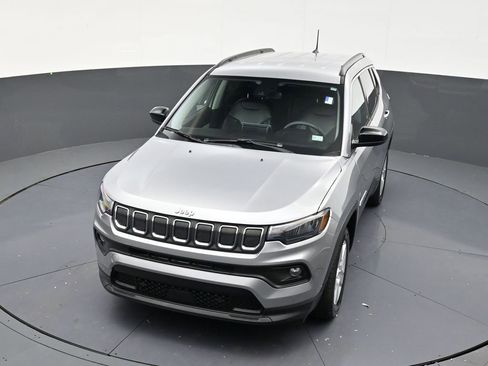 Used 2022 Jeep Compass Latitude FWD image 20